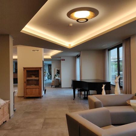 Hotel Ambassador Levico Terme Exterior photo