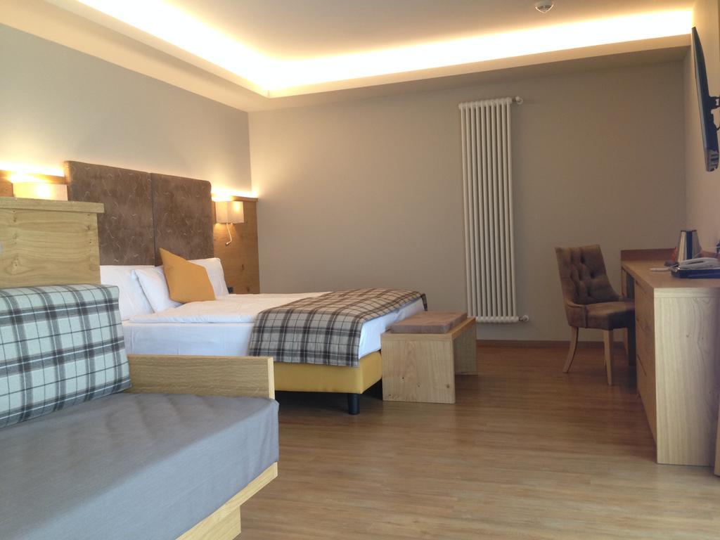 Hotel Ambassador Levico Terme Exterior photo