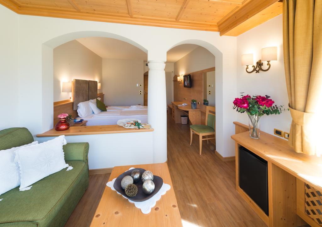 Hotel Ambassador Levico Terme Exterior photo