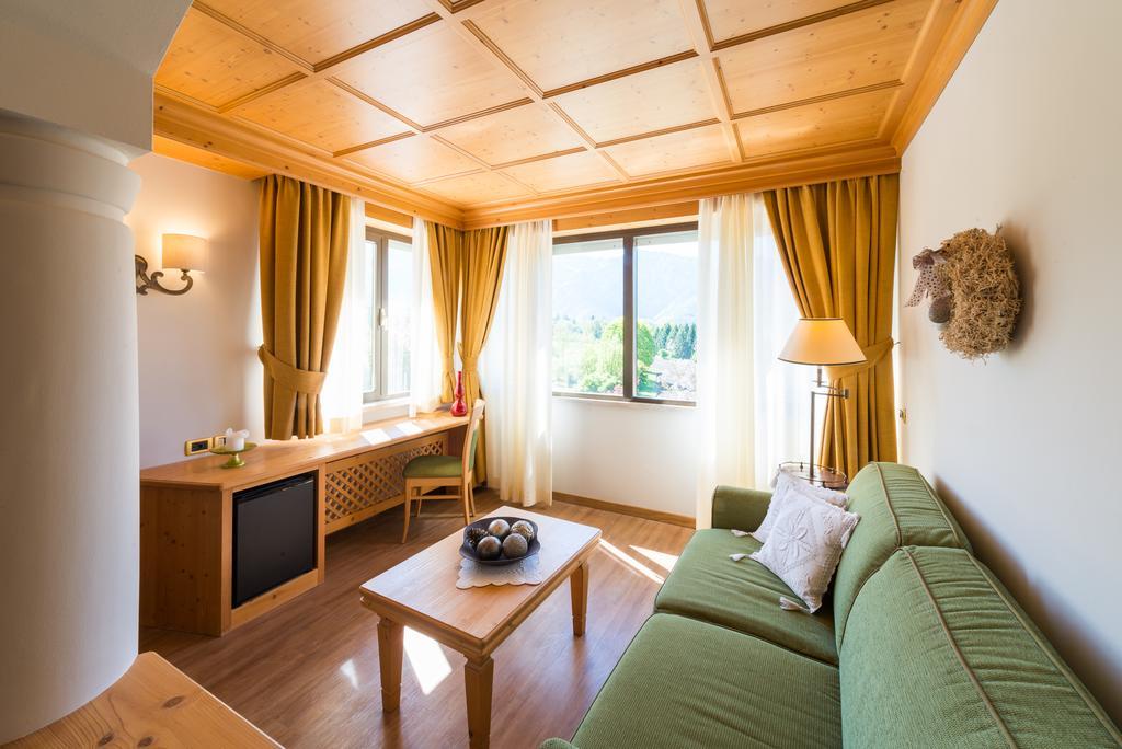 Hotel Ambassador Levico Terme Exterior photo