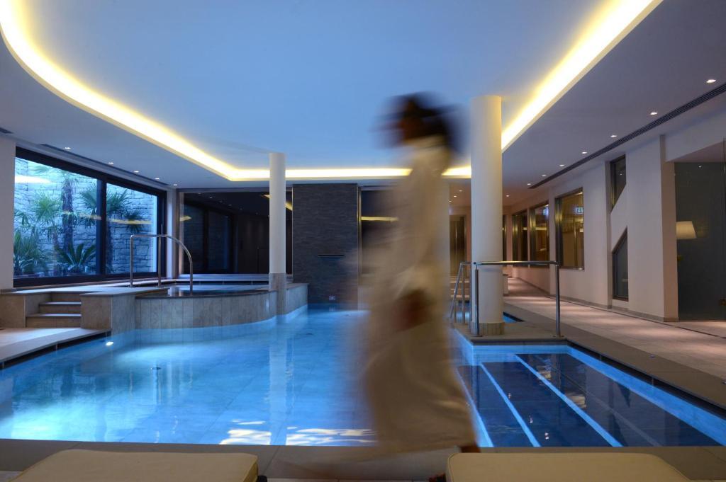 Hotel Ambassador Levico Terme Exterior photo