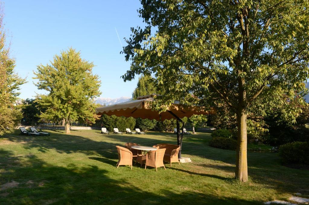 Hotel Ambassador Levico Terme Exterior photo