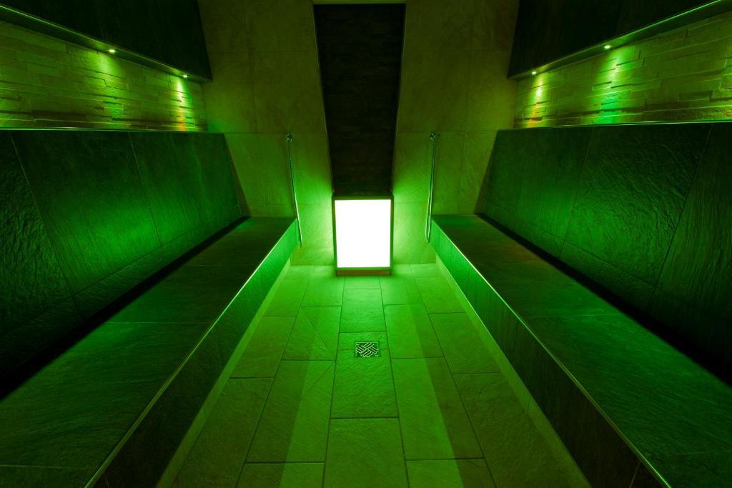 Hotel Ambassador Levico Terme Exterior photo