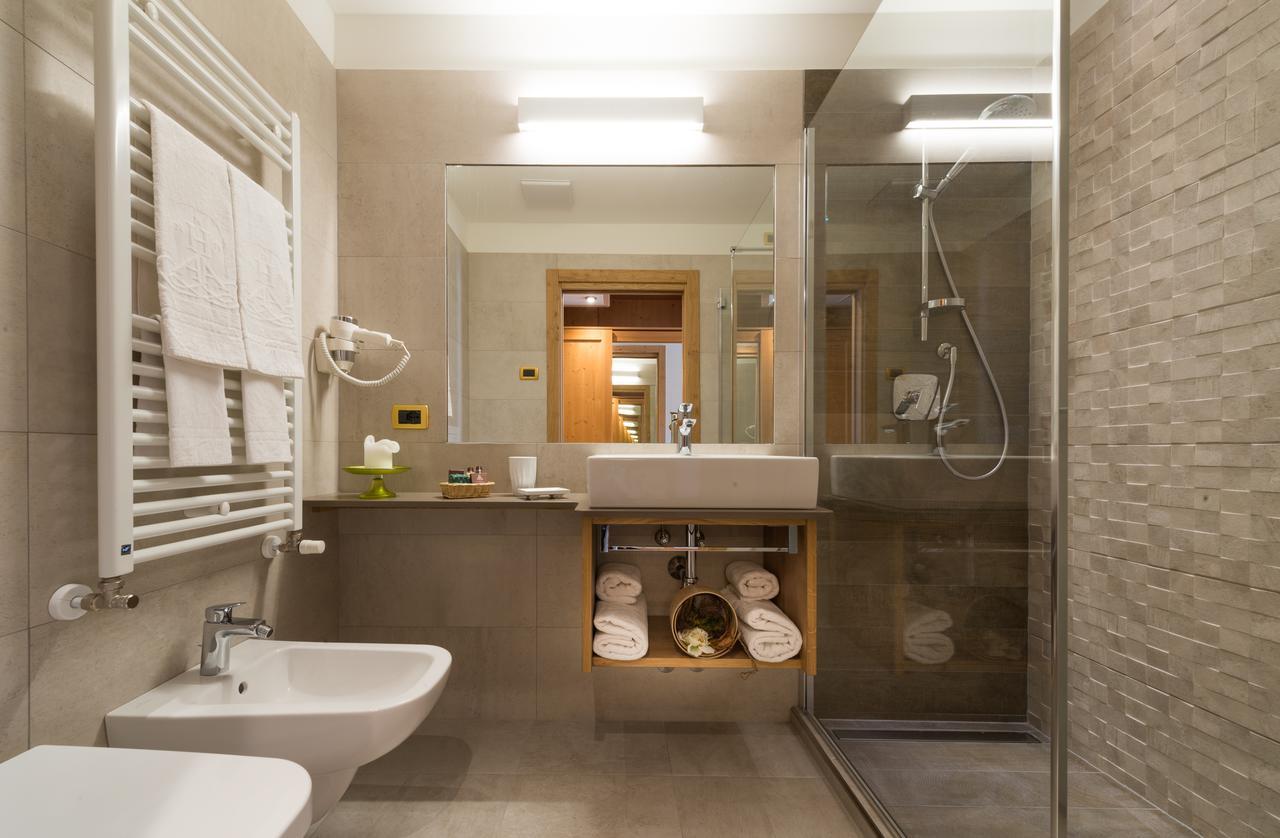 Hotel Ambassador Levico Terme Exterior photo