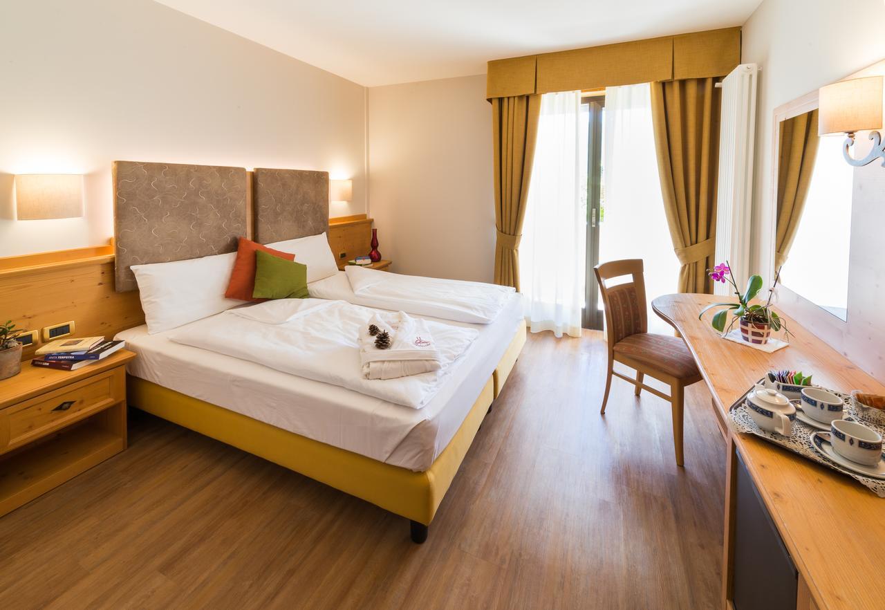 Hotel Ambassador Levico Terme Exterior photo