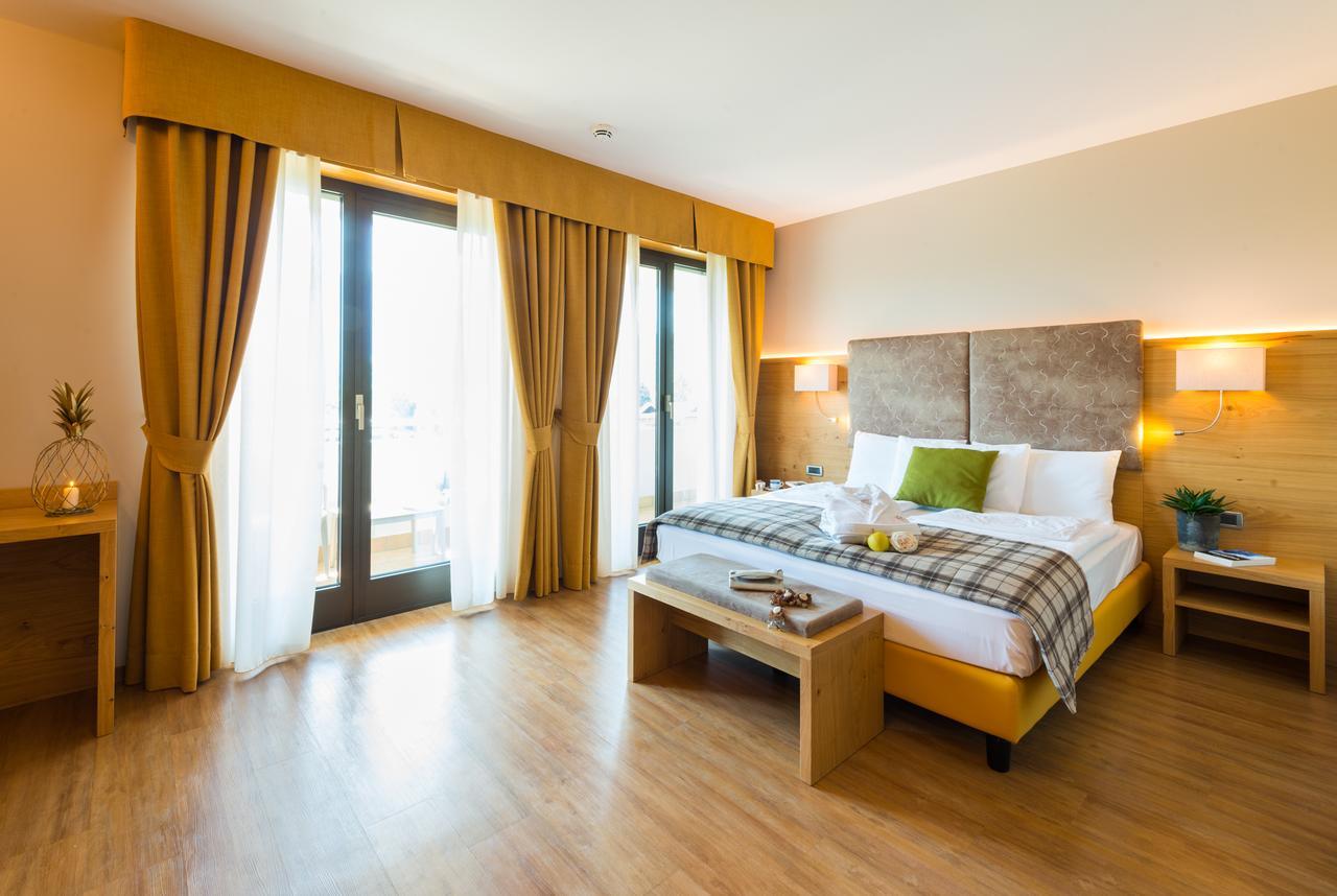 Hotel Ambassador Levico Terme Exterior photo