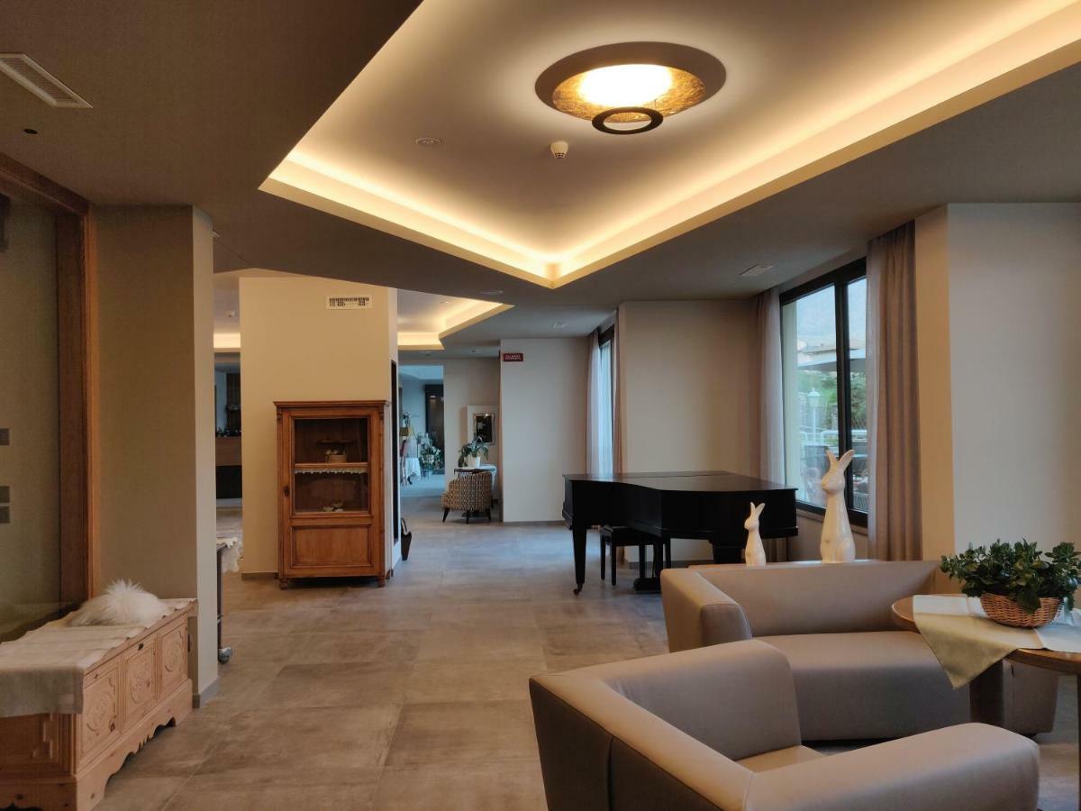 Hotel Ambassador Levico Terme Exterior photo